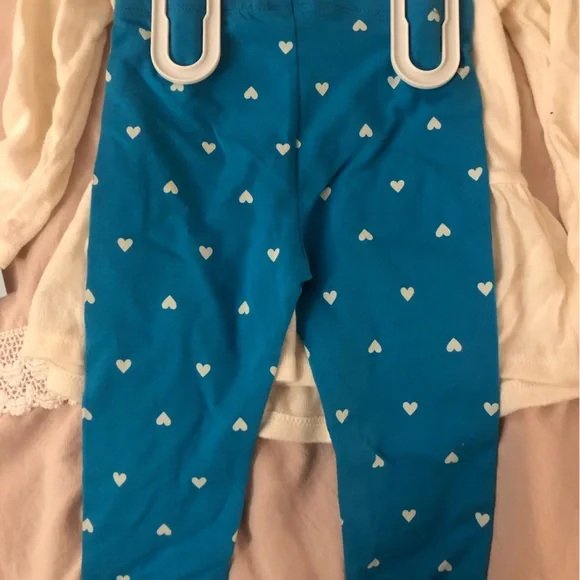 Cat & Jack Long-sleeved Top & Leggings - Picture 2 of 4